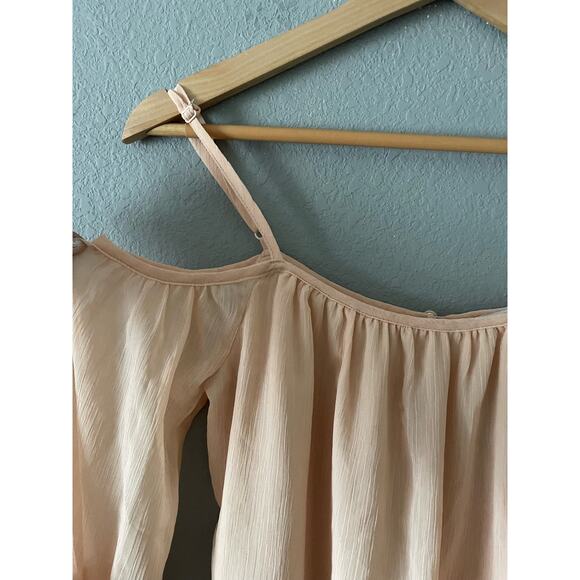 Lovers + Friends Cold Shoulders Top - Picture 5 of 6